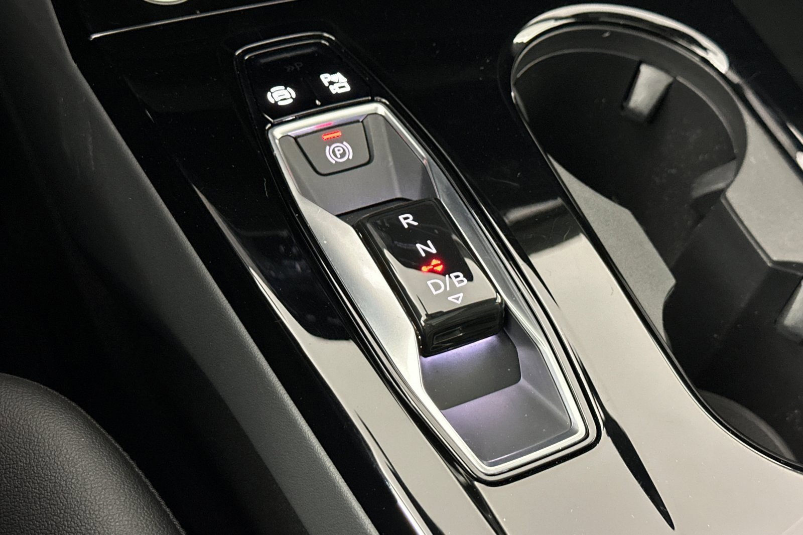 Used 2025 Audi Q6 e-tron Premium w/ Convenience Package image 21