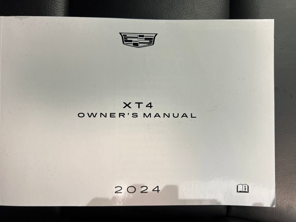Used 2024 Cadillac XT4 Premium Luxury image 28