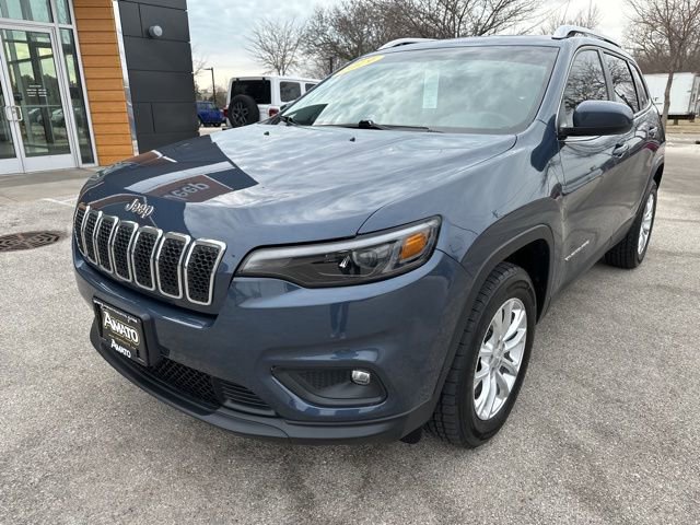 Used 2019 Jeep Cherokee Latitude w/ Popular Appearance Group image 2