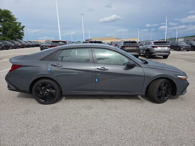 New 2026 Hyundai Elantra SEL FWD image 18
