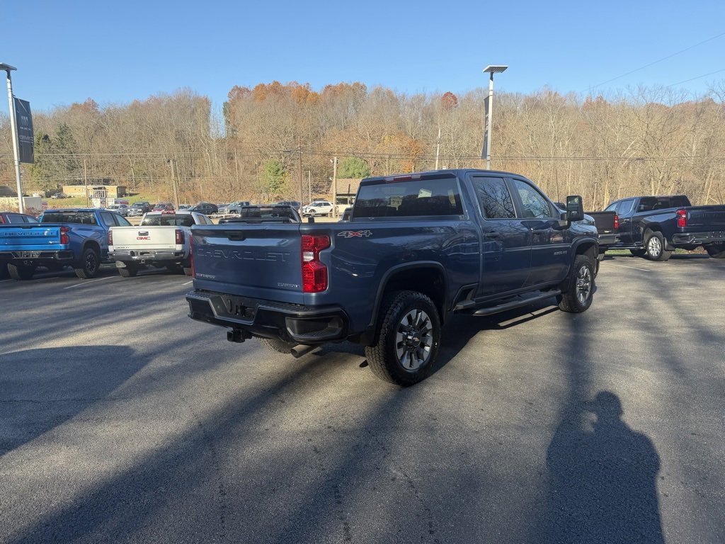 Used 2024 Chevrolet Silverado 2500 Custom image 3