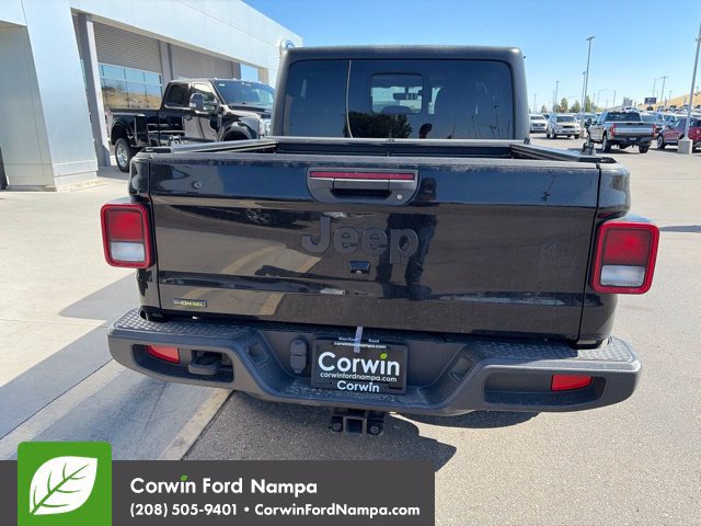 Used 2023 Jeep Gladiator Sport AWD/4WD image 9