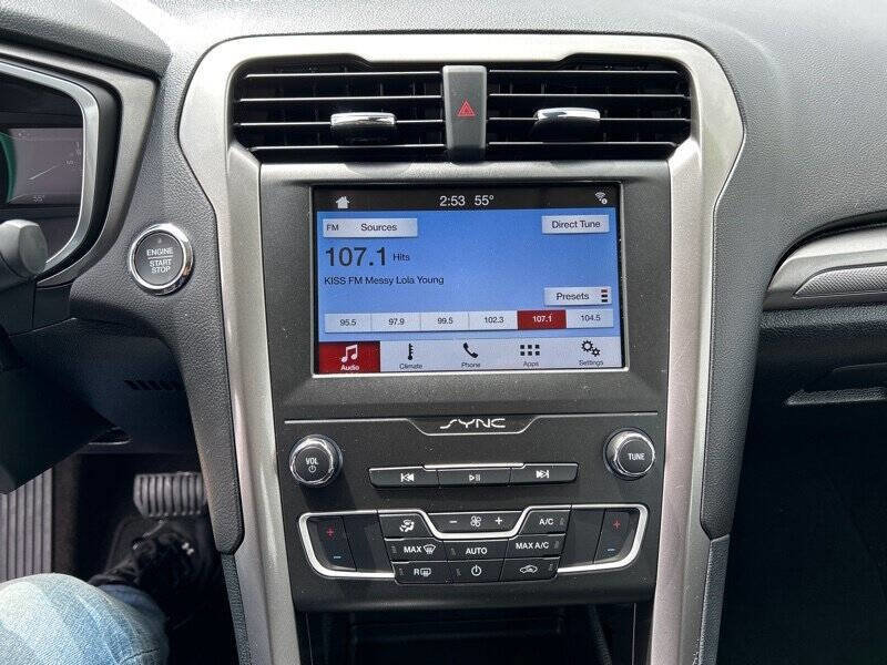 Used 2019 Ford Fusion SE image 19