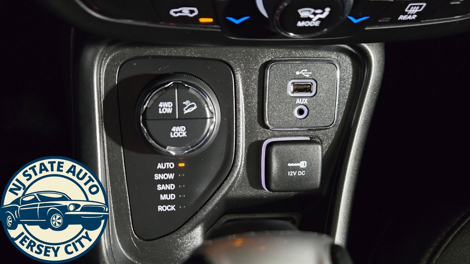 Used 2018 Jeep Compass Trailhawk w/ Leather Interior Group AWD/4WD image 17