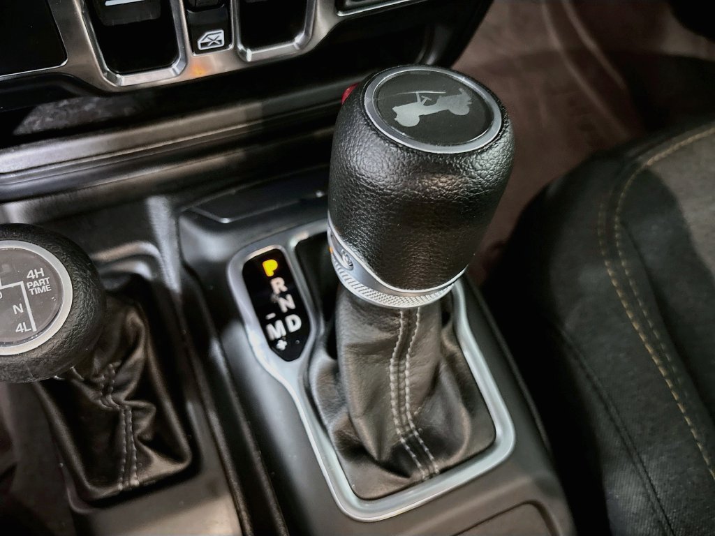 Used 2024 Jeep Wrangler Unlimited Sahara w/ Safety Group AWD/4WD image 17