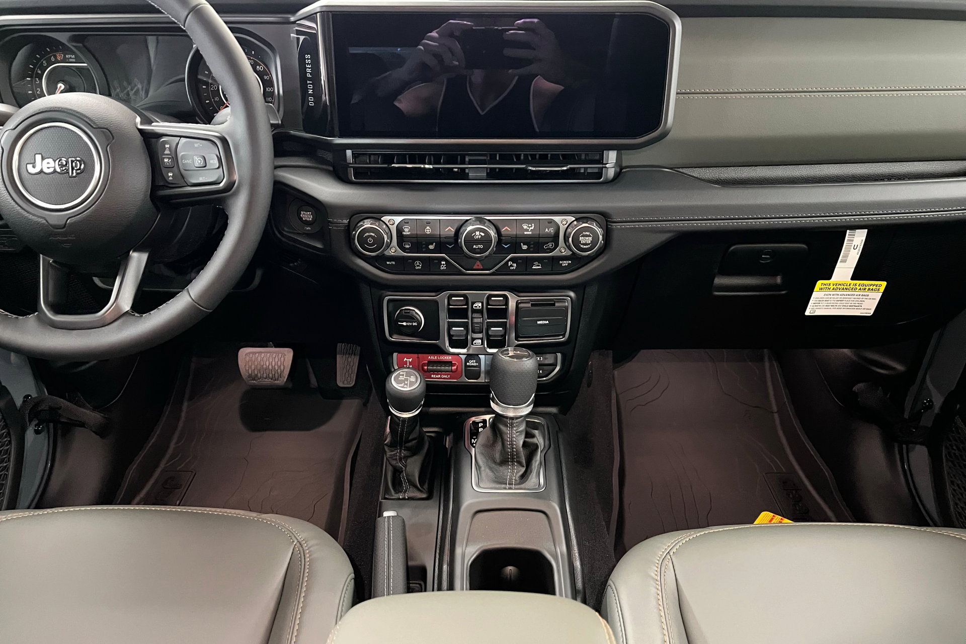 New 2025 Jeep Gladiator Mojave AWD/4WD image 13