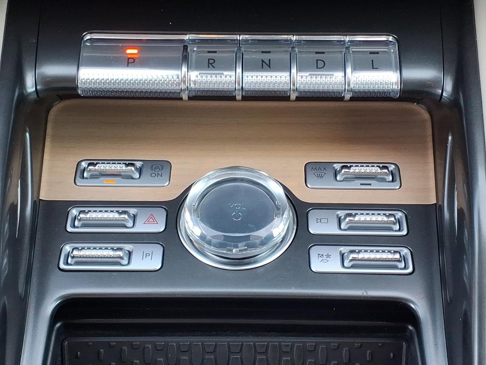 Used 2025 Lincoln Nautilus Reserve AWD/4WD image 23