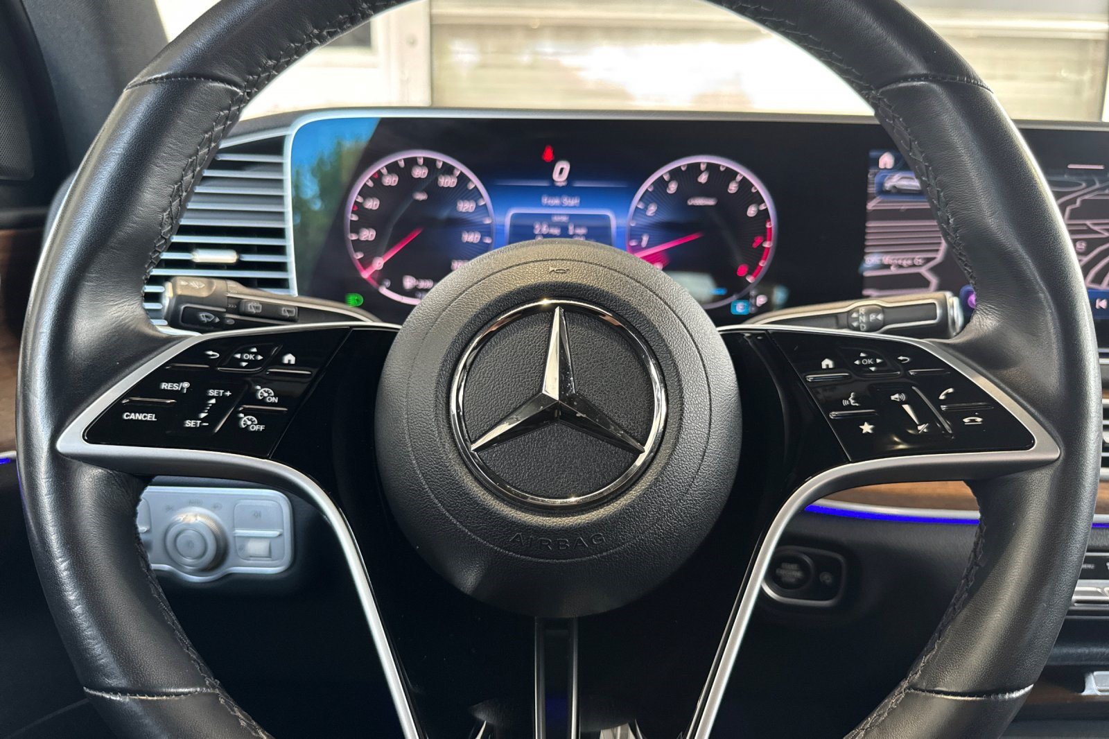 Used 2025 Mercedes-Benz GLE 350 4MATIC image 30