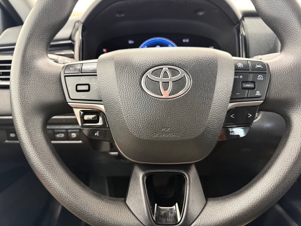 Used 2025 Toyota Camry LE FWD image 43
