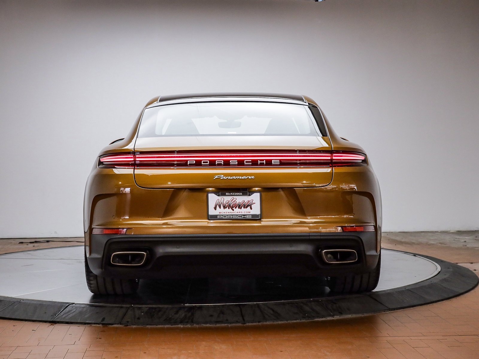 Certified 2025 Porsche Panamera image 7