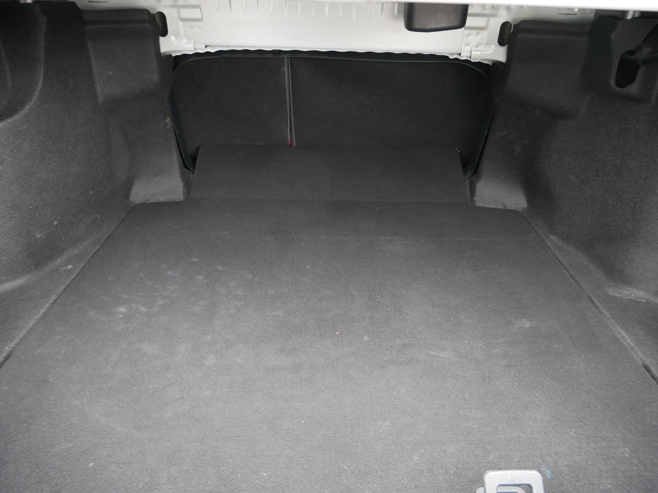 Used 2023 Toyota Camry XSE FWD image 18
