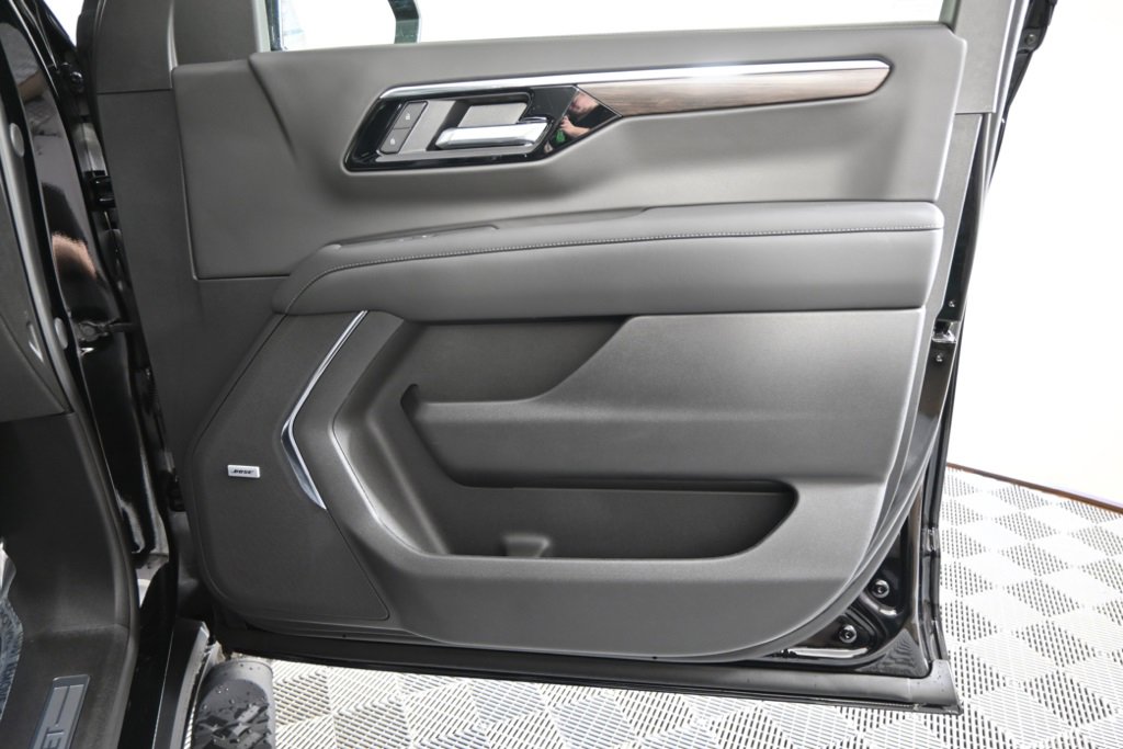 New 2026 Chevrolet Suburban Z71 w/ Z71 Off-Road Package image 13