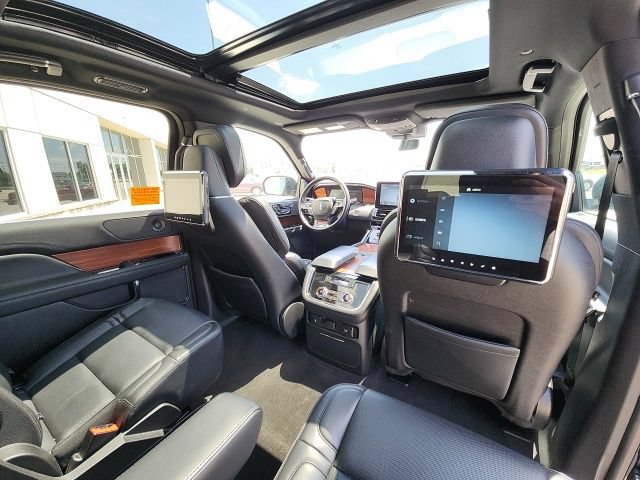 Used 2019 Lincoln Navigator L Reserve w/ Cargo Package AWD/4WD image 8