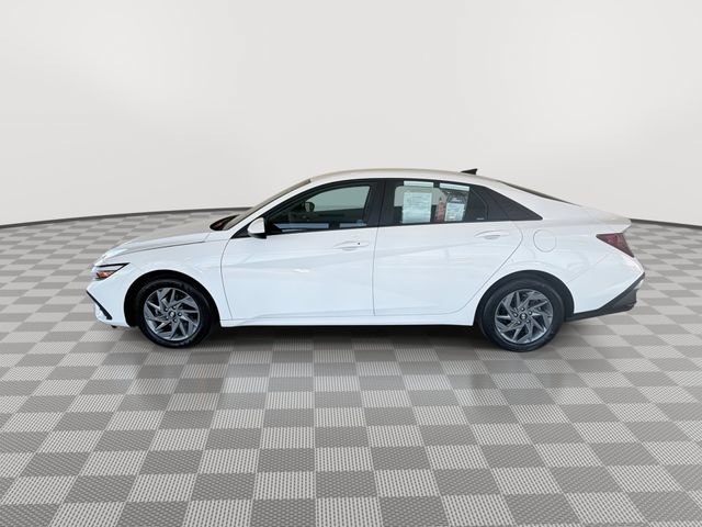 Used 2024 Hyundai Elantra SEL FWD image 6