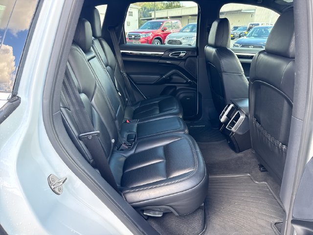 Used 2016 Porsche Cayenne AWD/4WD image 12