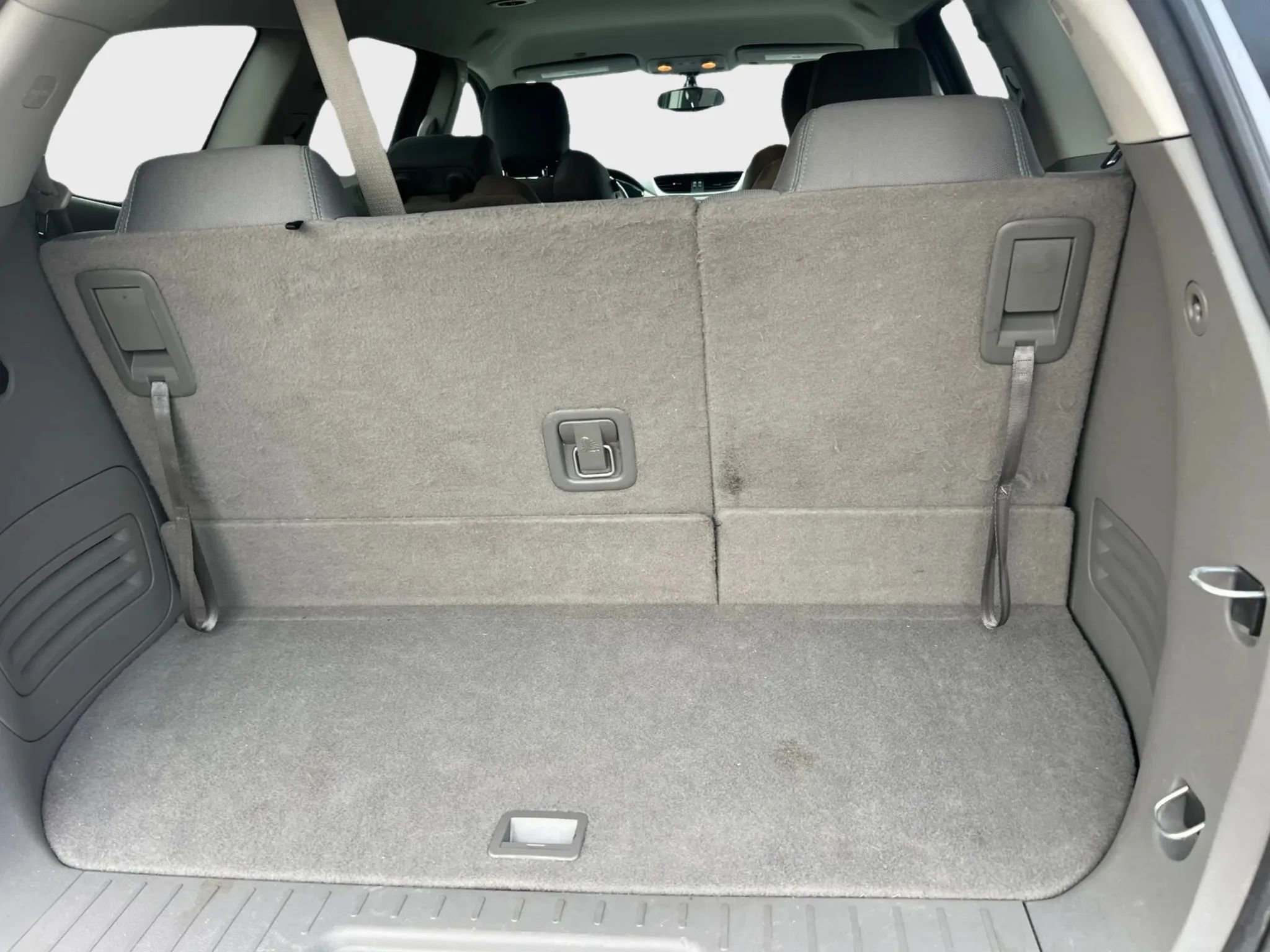 Used 2017 Chevrolet Traverse LT w/ Style and Technology Package image 12