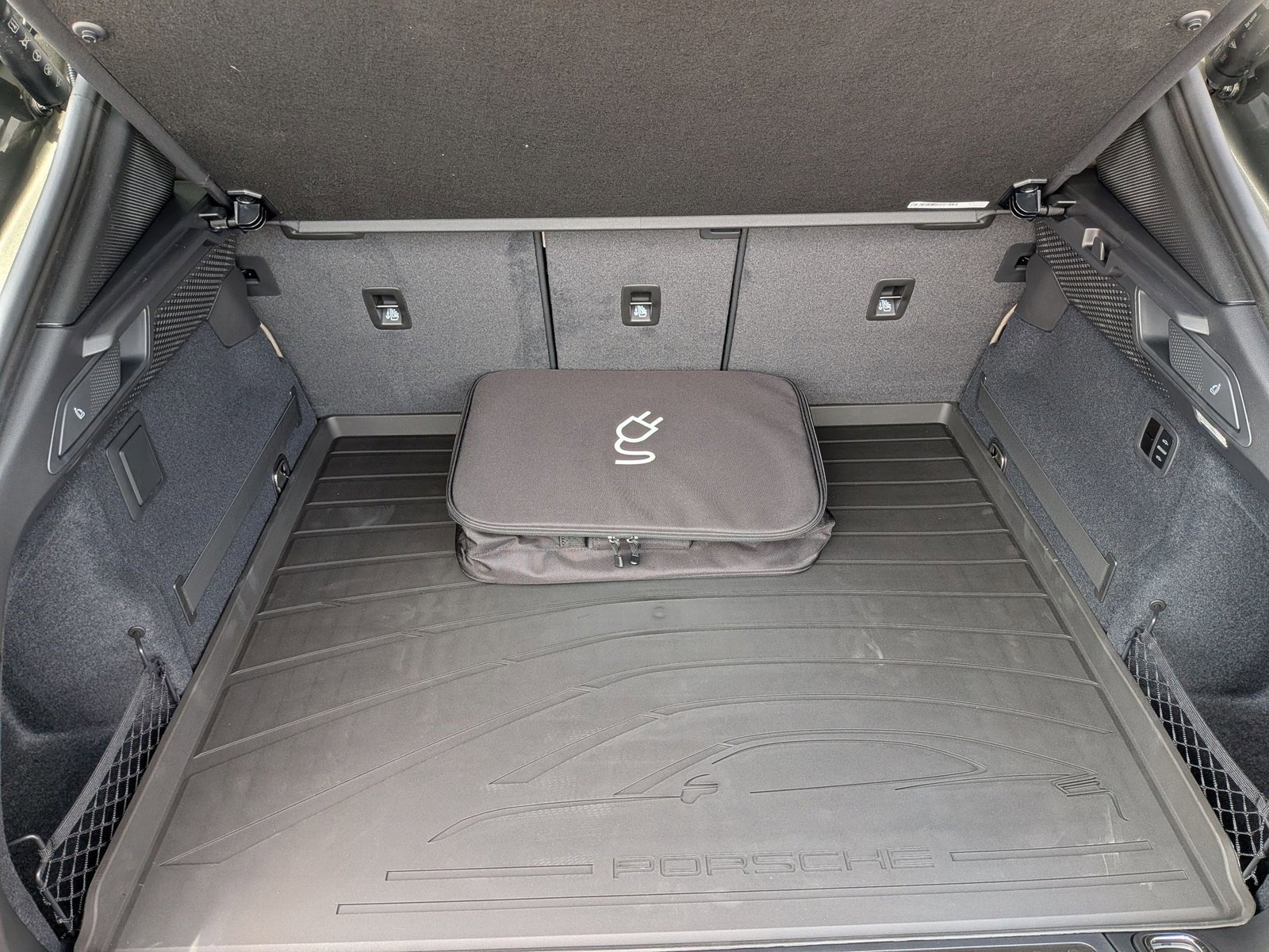 New 2026 Porsche Macan GTS Electric image 23