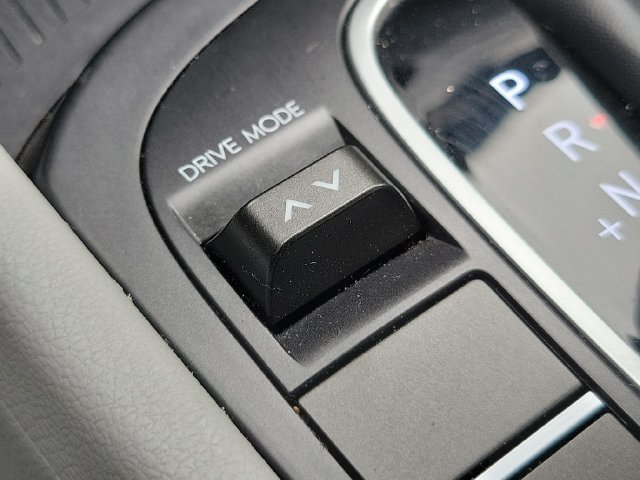 Used 2025 Hyundai Kona SEL FWD image 32