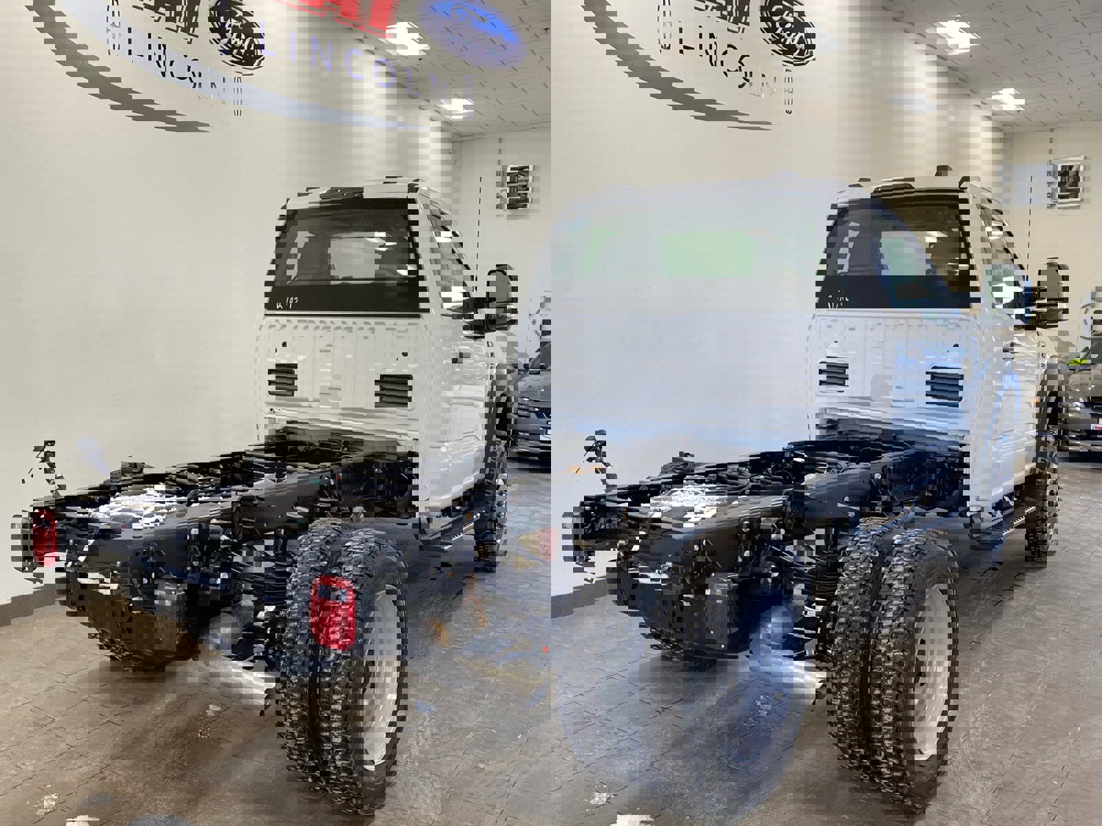 New 2026 Ford F550 4x4 Regular Cab Super Duty image 7