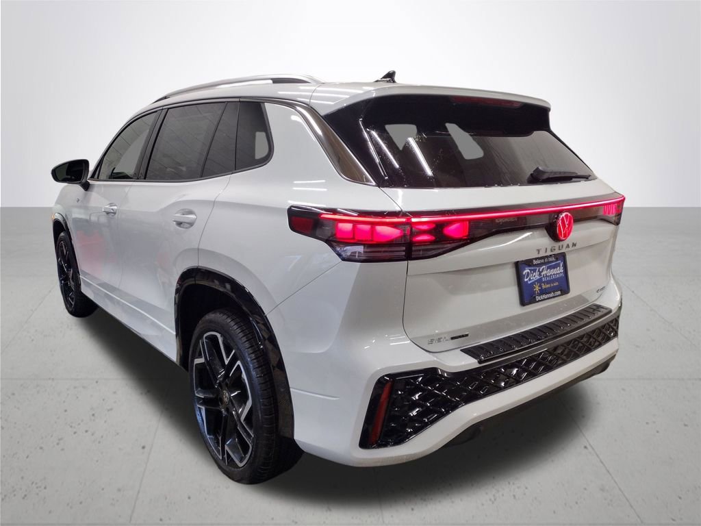 New 2026 Volkswagen Tiguan SEL R-Line image 11