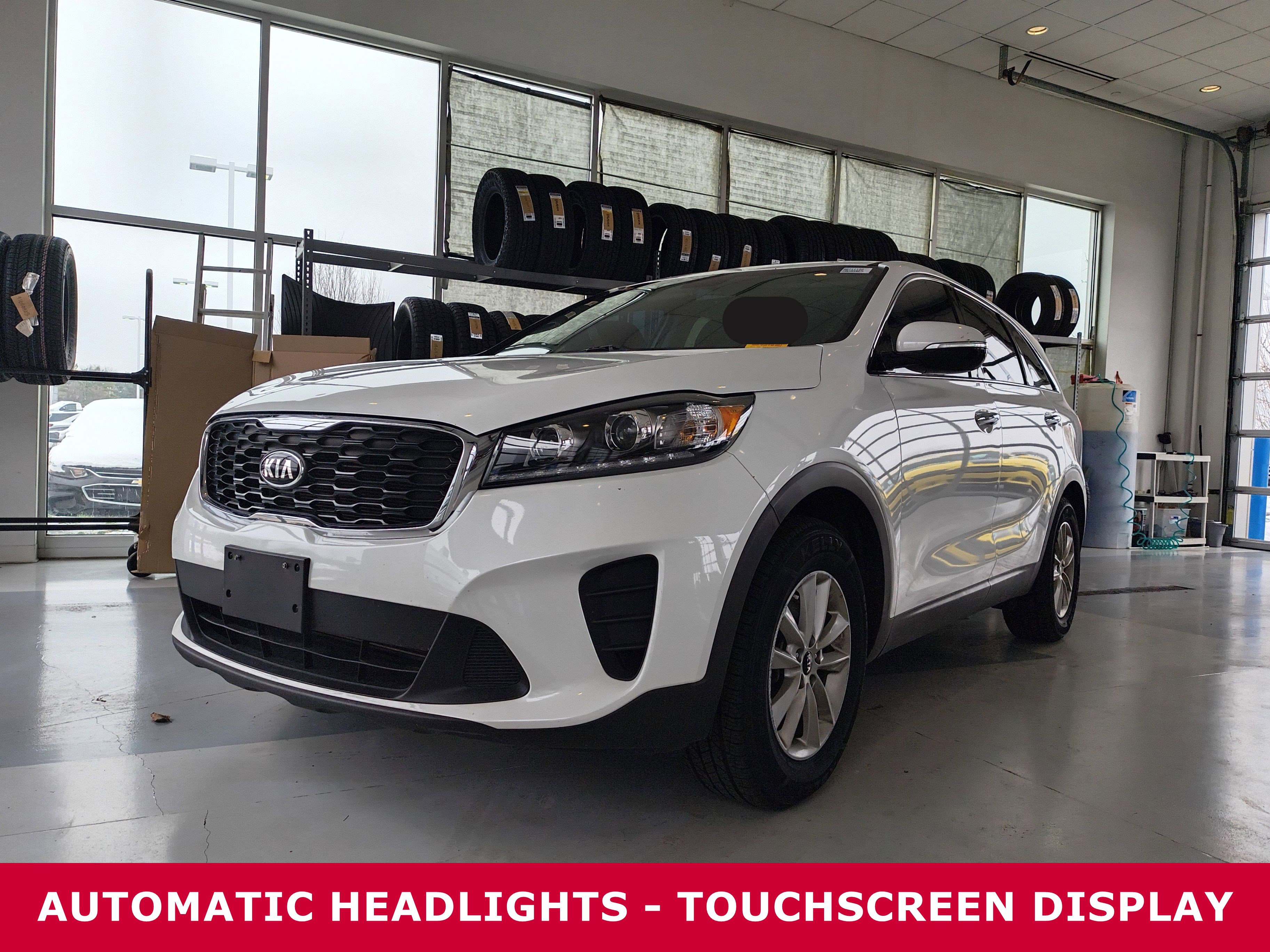 Used 2020 Kia Sorento LX image 2