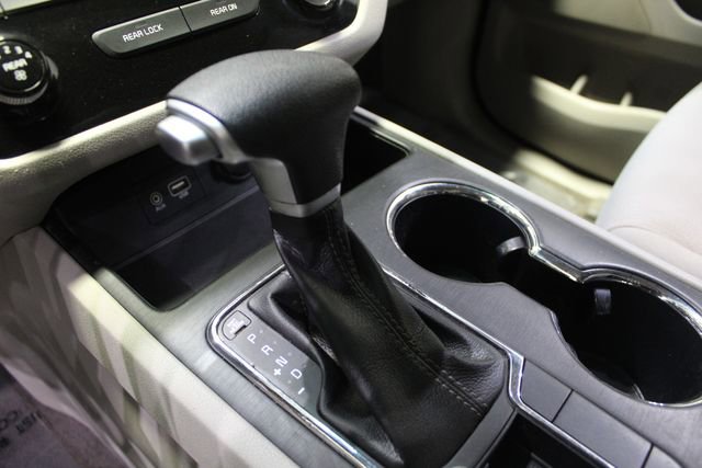 Used 2021 Kia Sedona LX FWD image 17