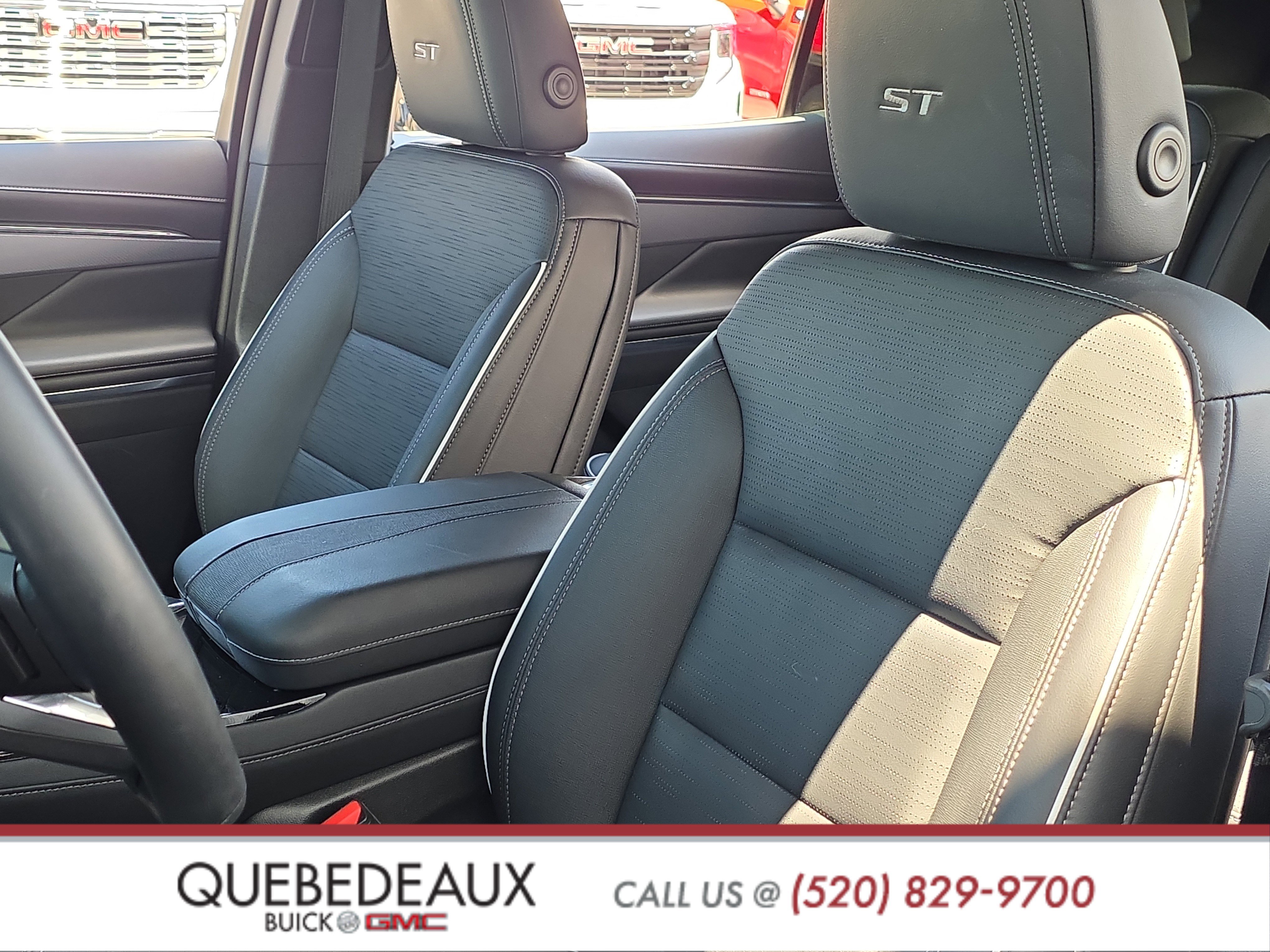 Used 2025 Buick Enclave Sport Touring w/ Super Cruise Package FWD image 13