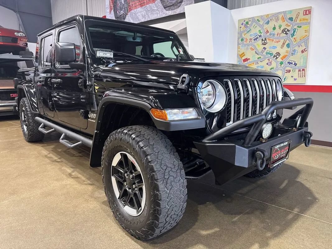 Used 2023 Jeep Gladiator Overland w/ Cold Weather Group AWD/4WD image 37