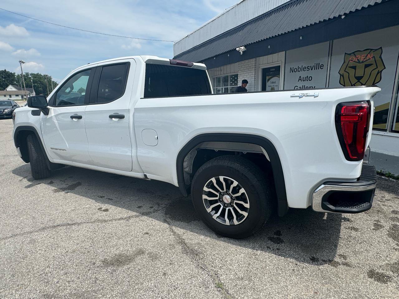 Used 2022 GMC Sierra 1500 Pro w/ Convenience Package AWD/4WD image 5
