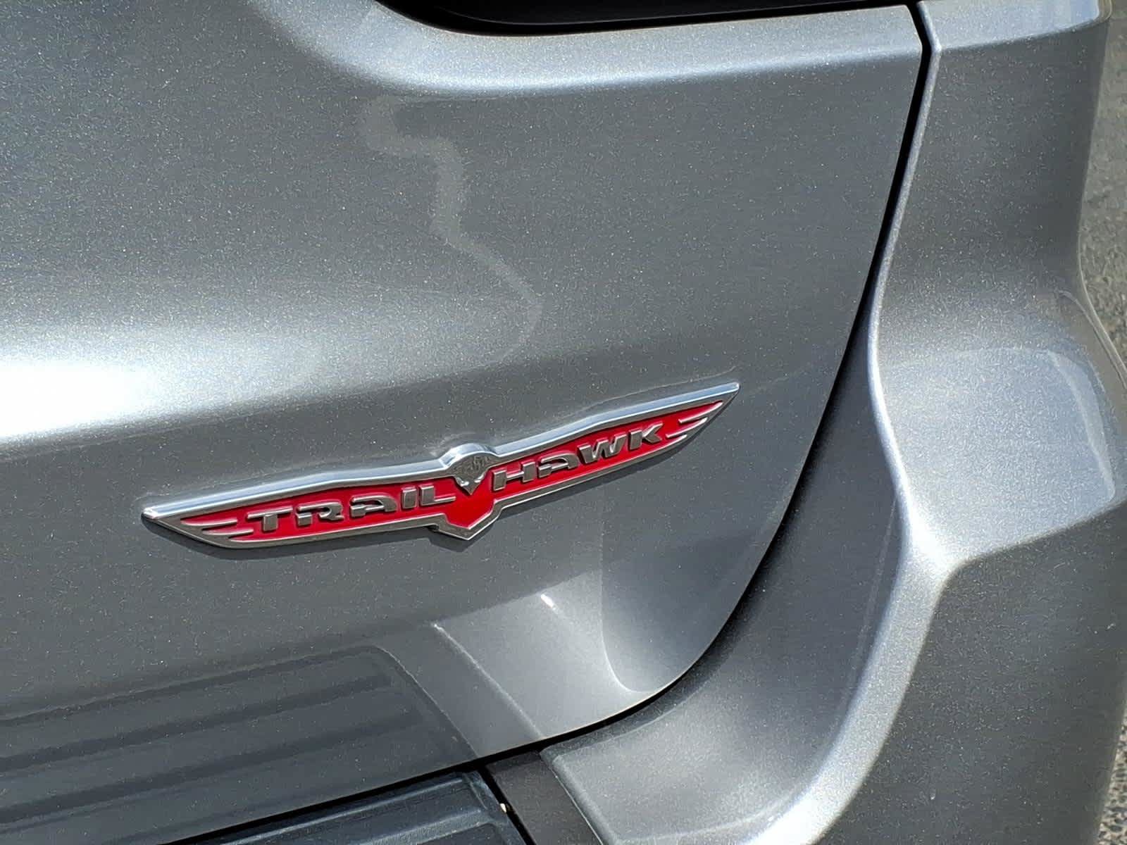 Used 2020 Jeep Grand Cherokee Trailhawk AWD/4WD image 13