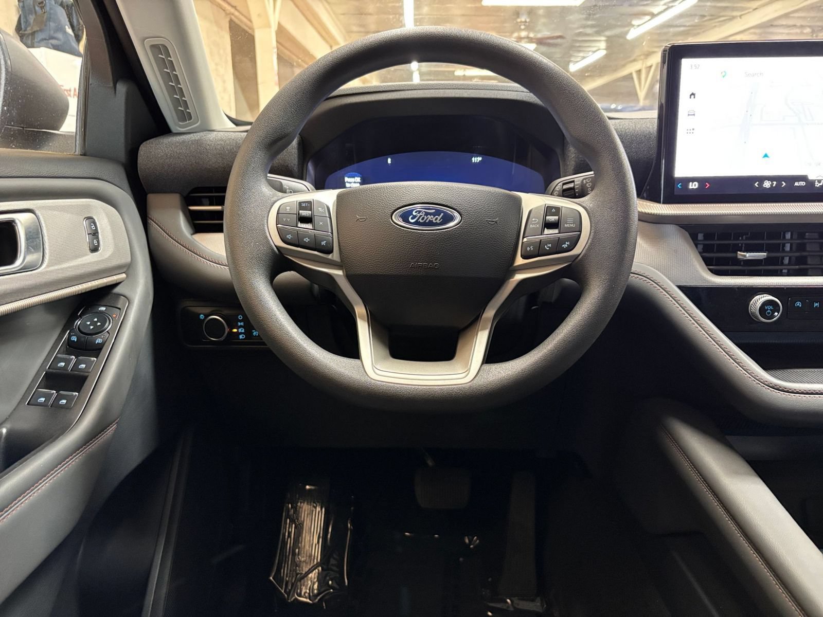 Used 2026 Ford Explorer Active AWD/4WD image 36
