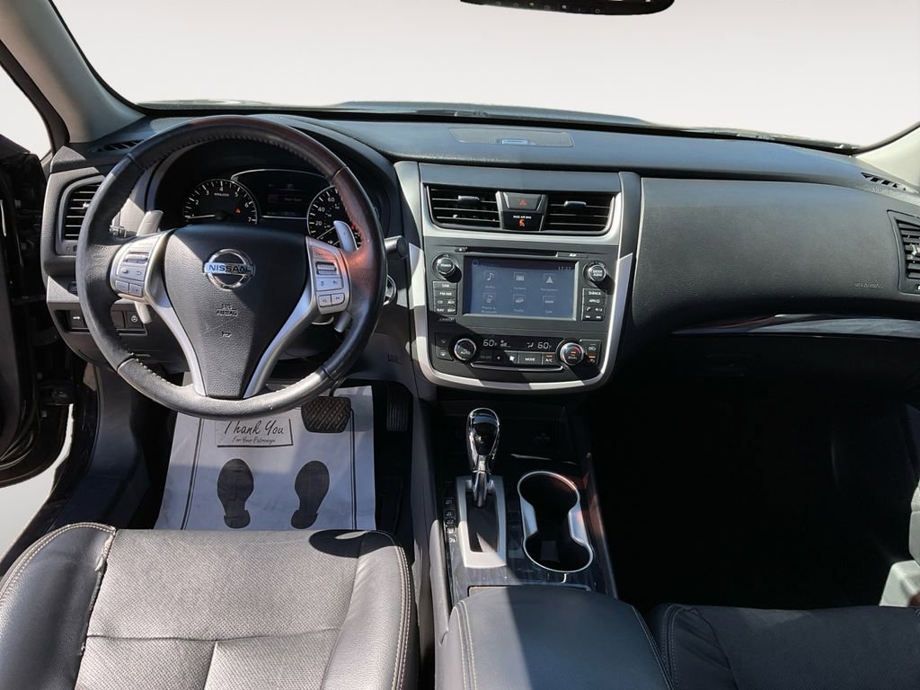 Used 2017 Nissan Altima 3.5 SL w/ 3.5SL Technology Package image 13