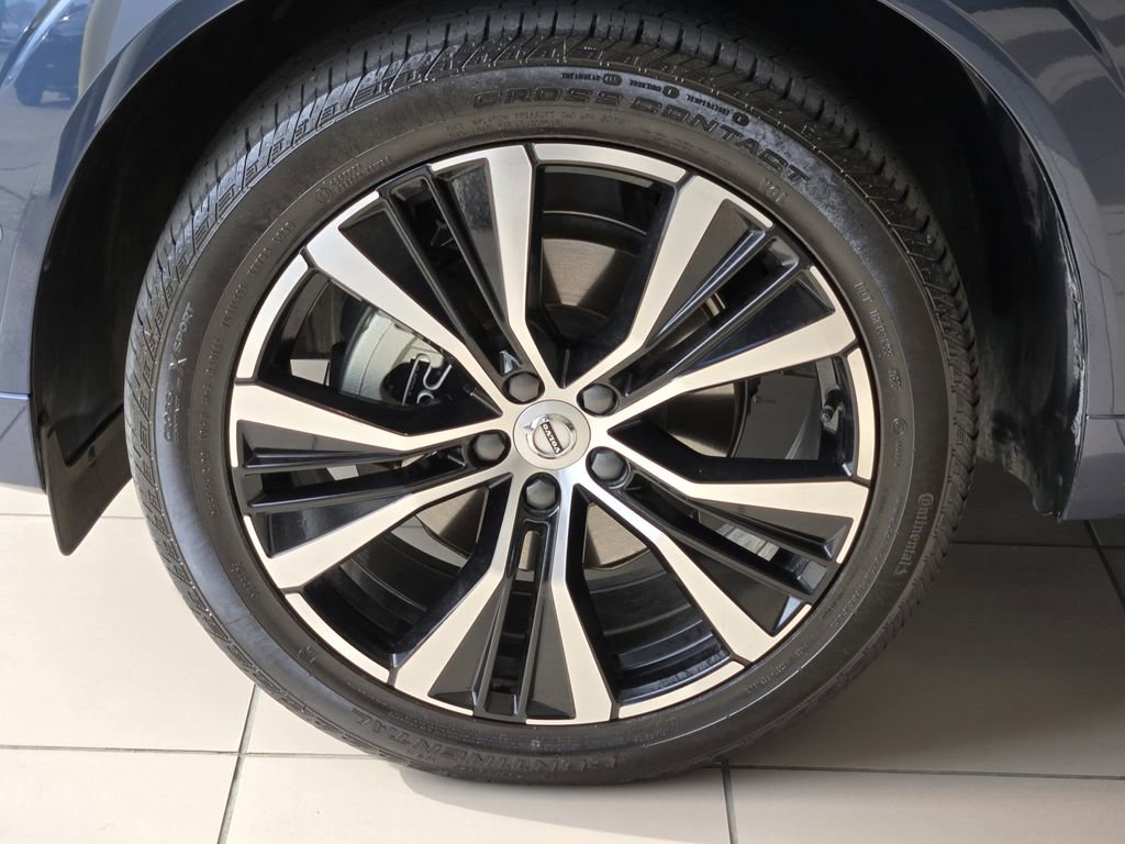 Used 2024 Volvo XC60 B5 Plus AWD/4WD image 9