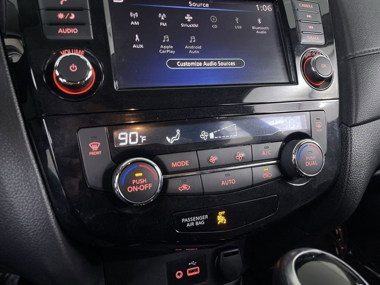 Used 2018 Nissan Rogue SV FWD image 16