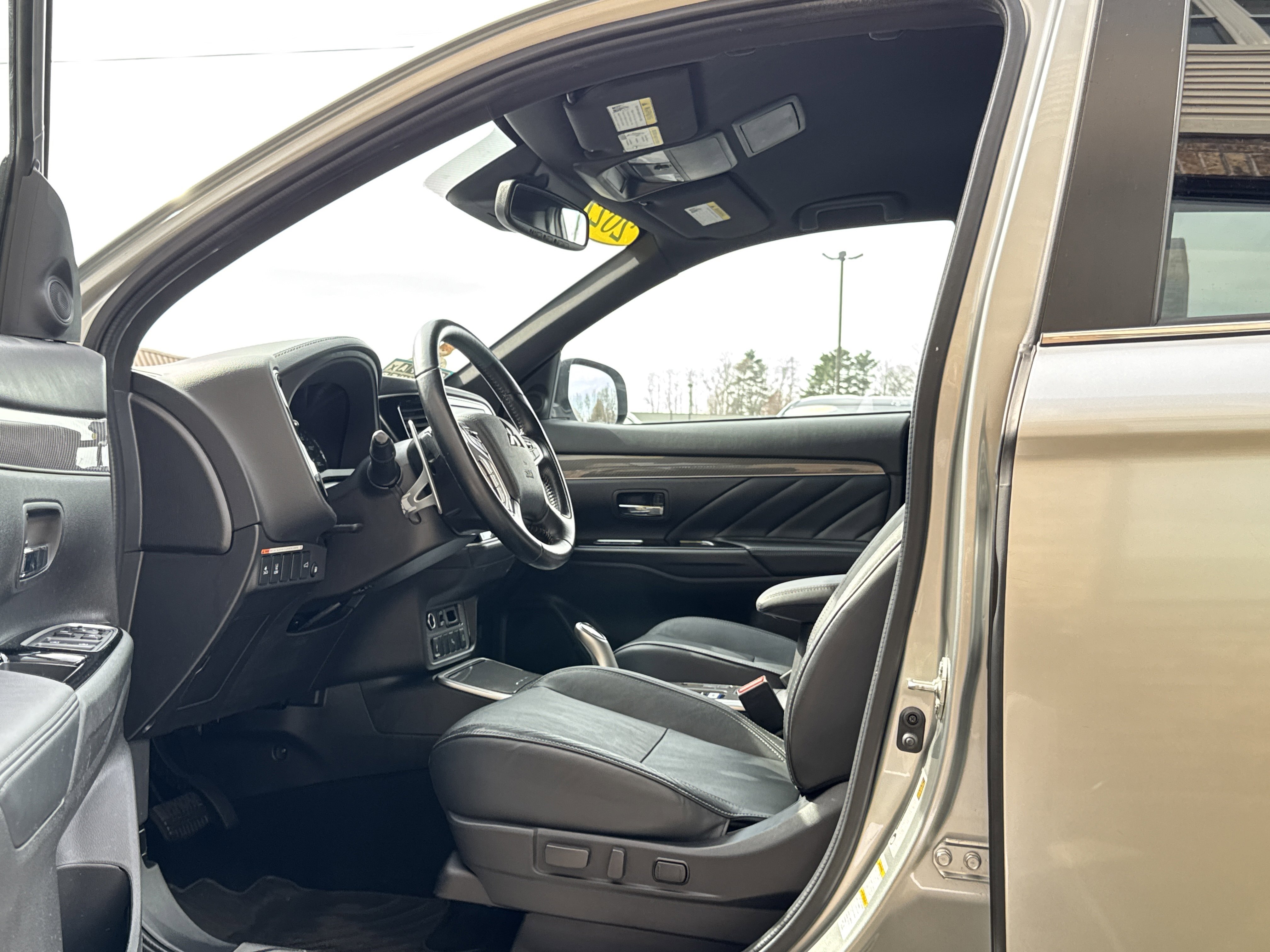 Used 2022 Mitsubishi Outlander SEL image 8