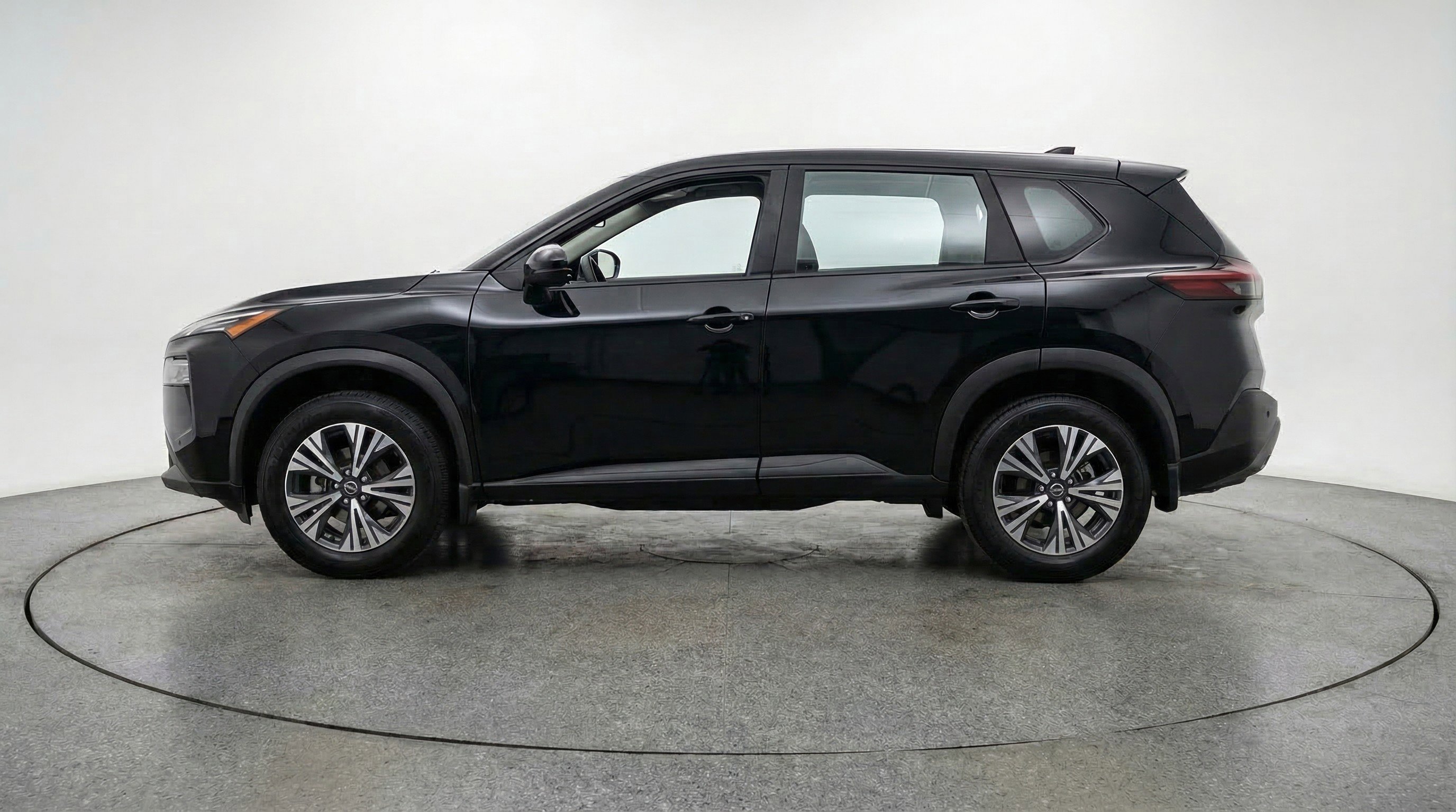 Used 2023 Nissan Rogue SV FWD image 5
