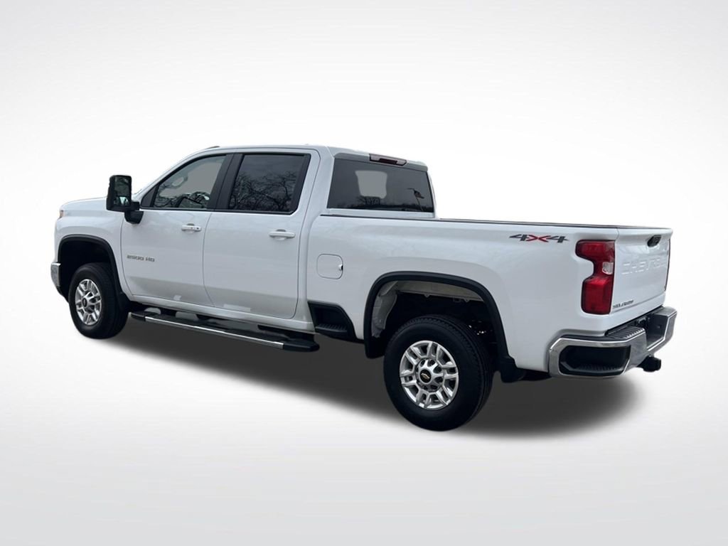Used 2025 Chevrolet Silverado 2500 LT w/ Convenience Package AWD/4WD image 5