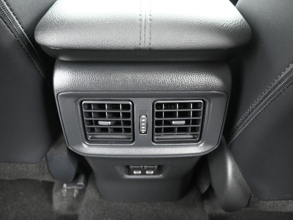 Used 2024 Toyota RAV4 Limited image 16