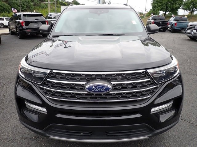 Used 2023 Ford Explorer XLT w/ Equipment Group 202A image 11