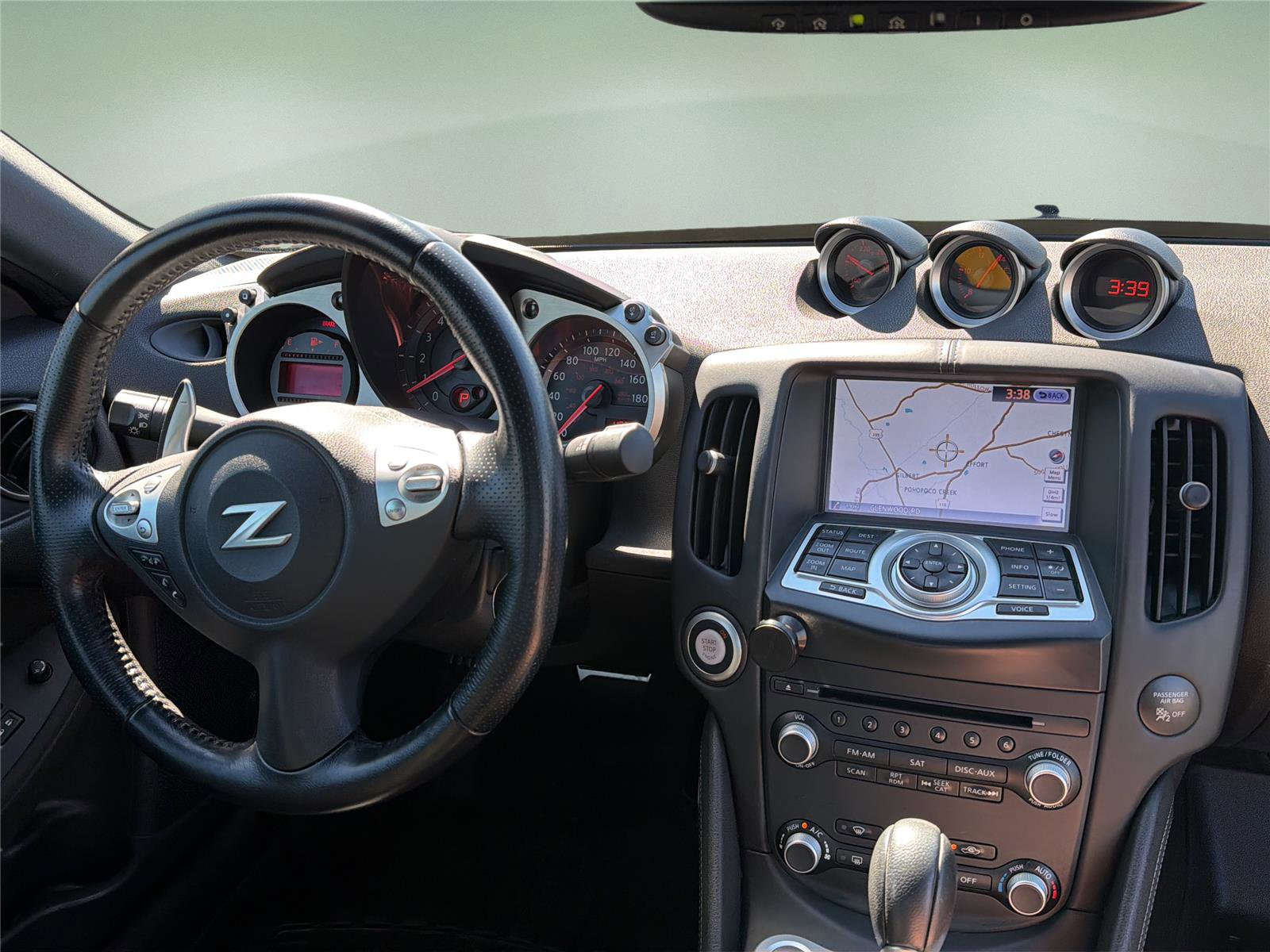Used 2018 Nissan 370Z Touring RWD image 9