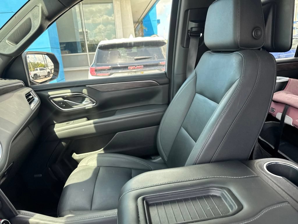 Used 2023 Chevrolet Tahoe Z71 w/ Luxury Package AWD/4WD image 17