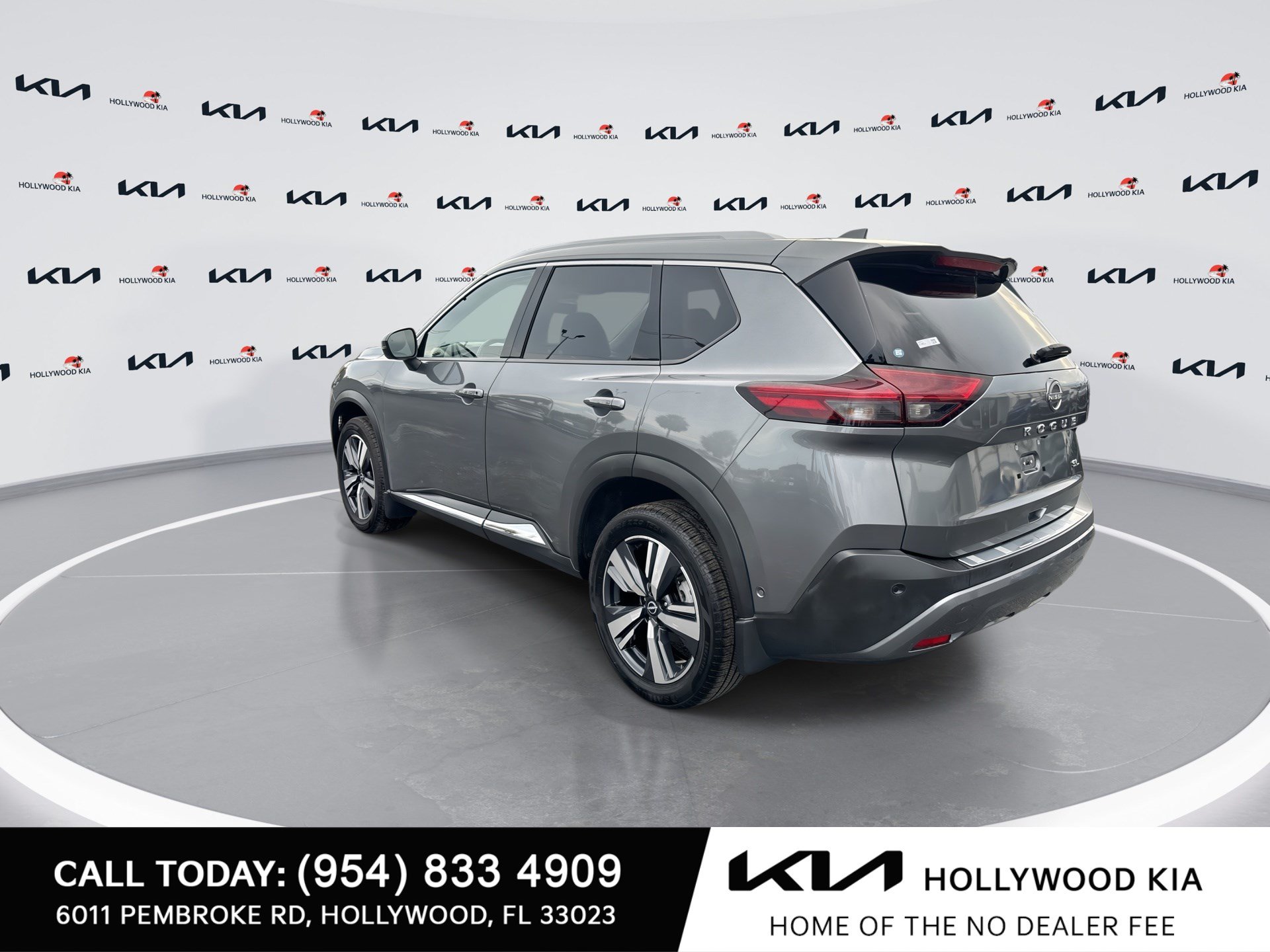 Used 2023 Nissan Rogue SL w/ SL Premium Package FWD image 6