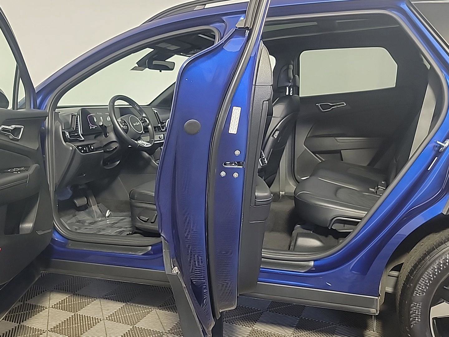 Used 2023 Kia Sportage X-Line w/ X-Line Premium Package image 16