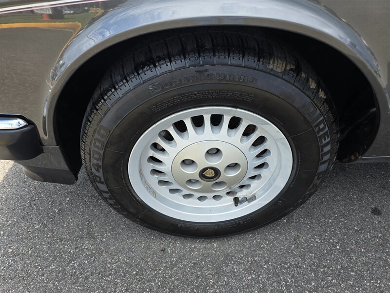 Used 1989 Jaguar XJ6 RWD image 33