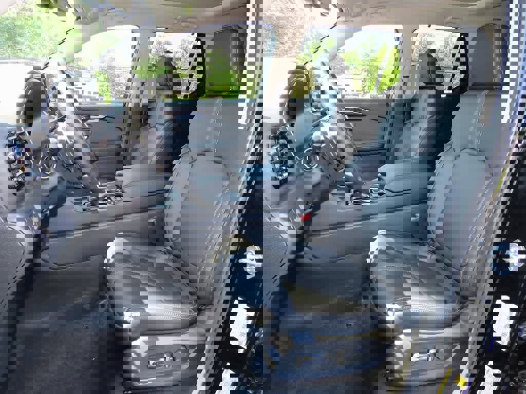 New 2025 Honda Pilot Touring image 12