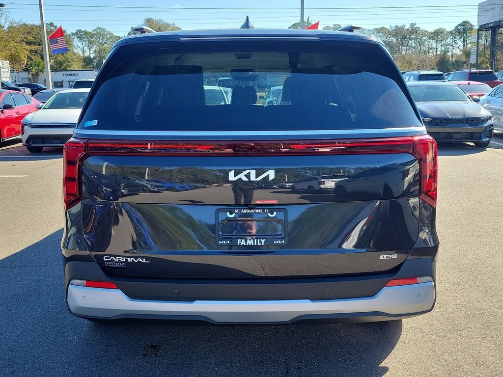 New 2026 Kia Carnival EX FWD image 5