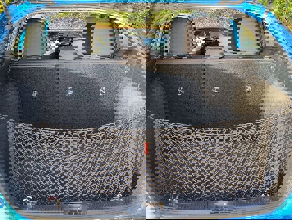 Used 2022 Toyota Prius L Eco image 5