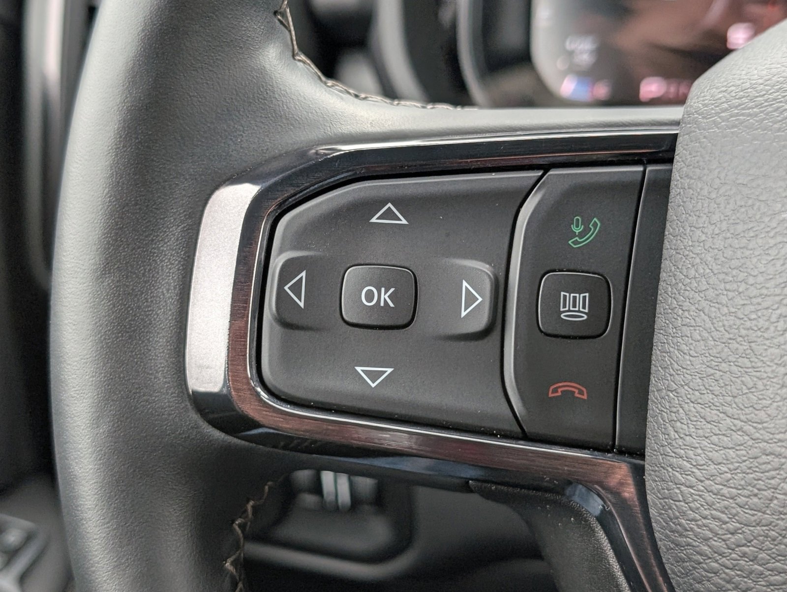 Used 2024 RAM 2500 Limited image 27