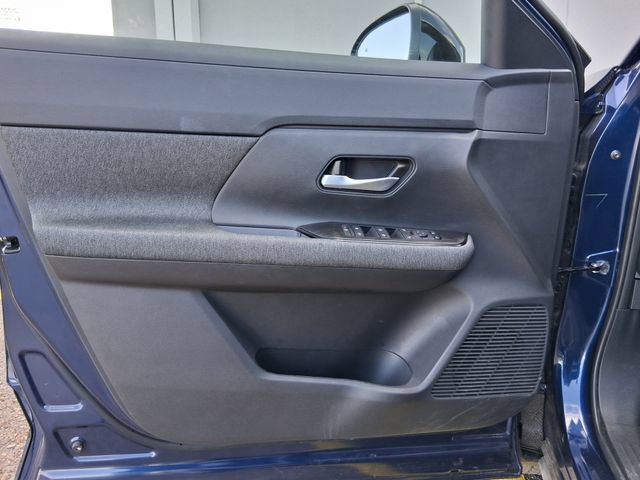 Certified 2026 Nissan Kicks SV w/ SV Premium Package FWD image 24