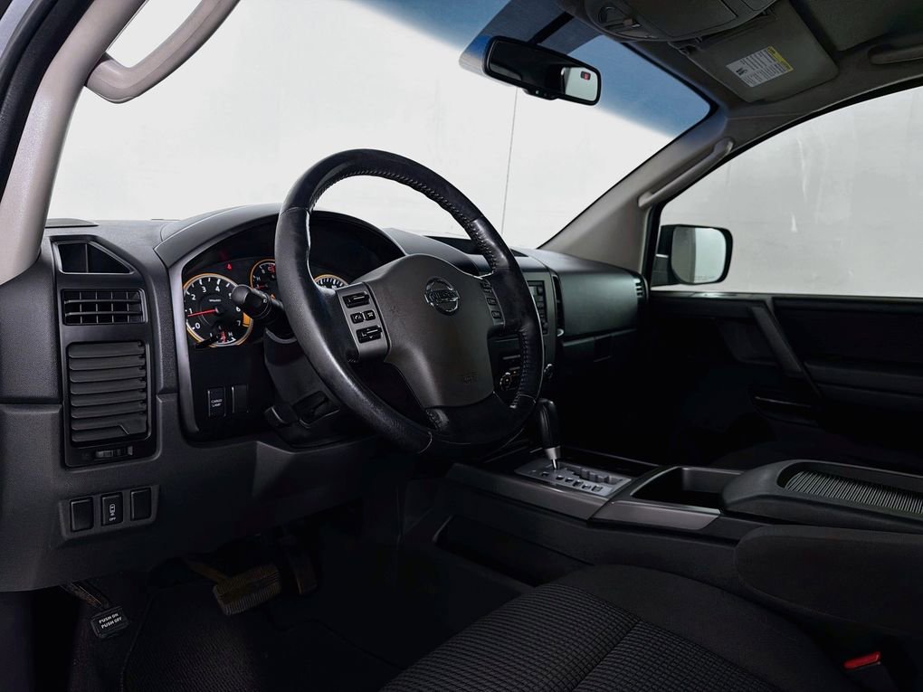Used 2010 Nissan Titan SE w/ SE Value Truck Pkg RWD image 14